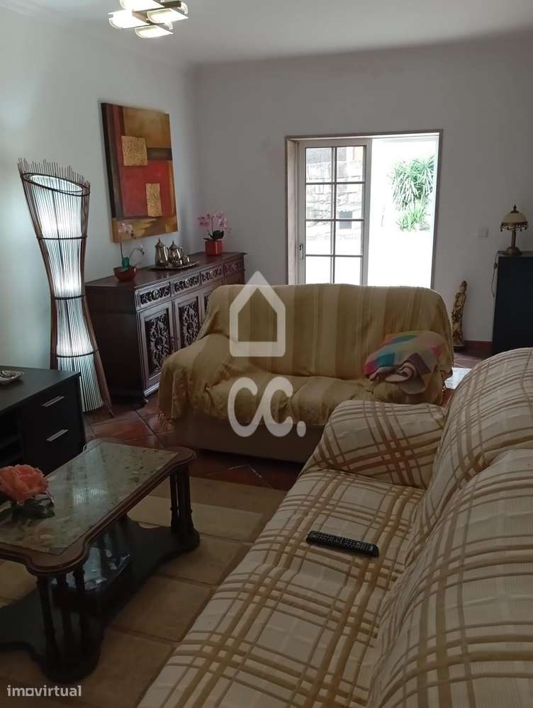 Moradia em Pedra com Jardim e Vista de Campo-7