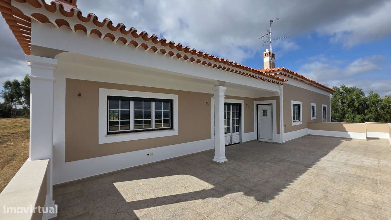 Excelente Moradia T3 com Vista Panorâmica sobre a Albufeira do Castel-14