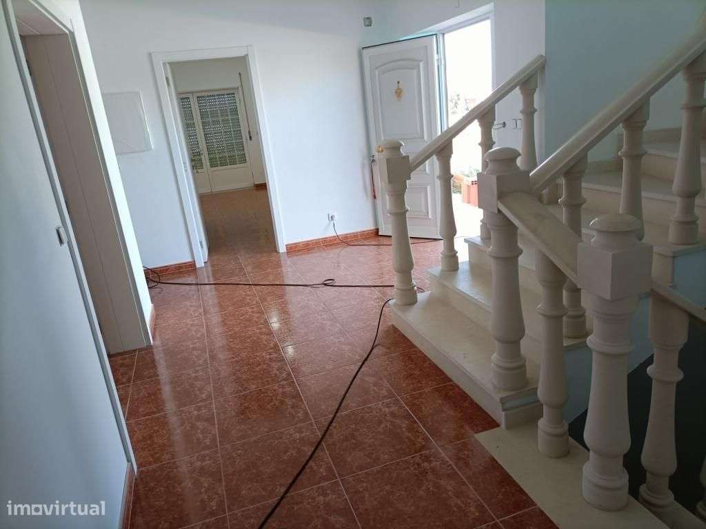 Moradia-T-8 com Terreno-Casal Jorge Dias-Alcobaça-Leiria-6