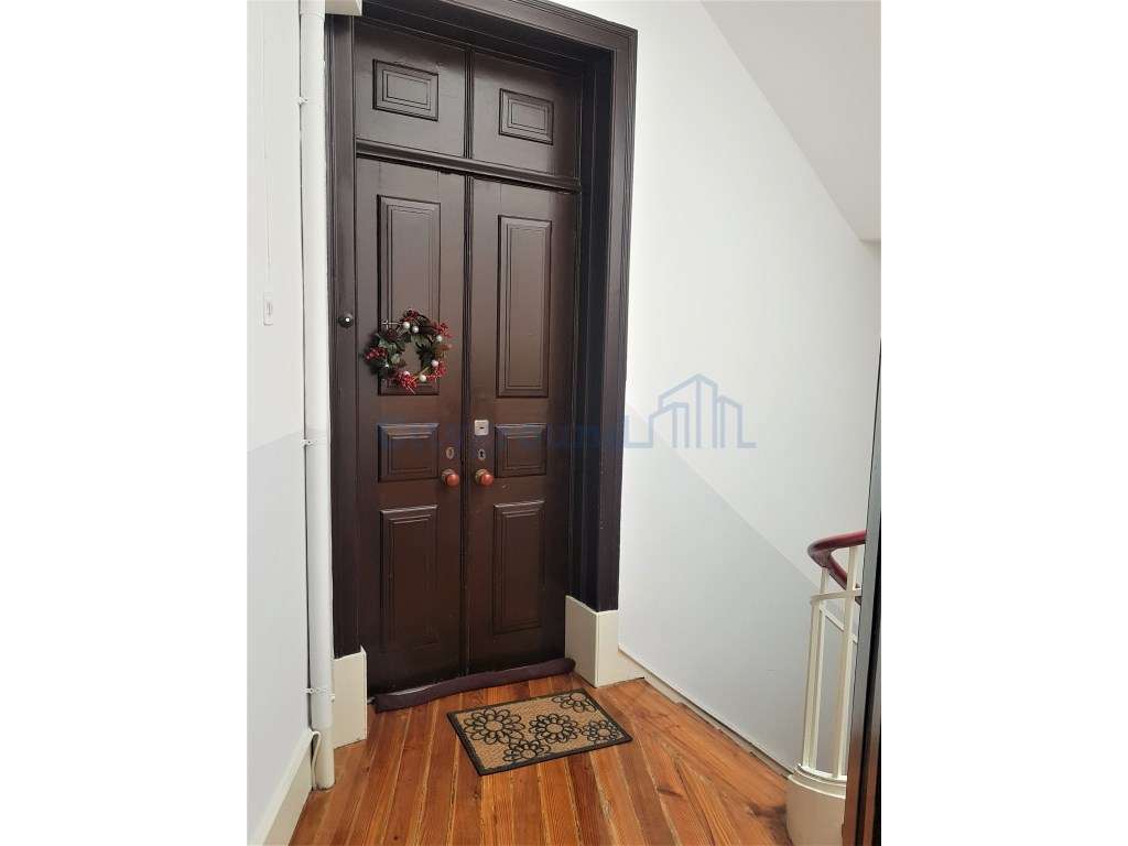 Apartamento T4 no Bairro das Colónias com inquilino - Grande imagem: 5/8