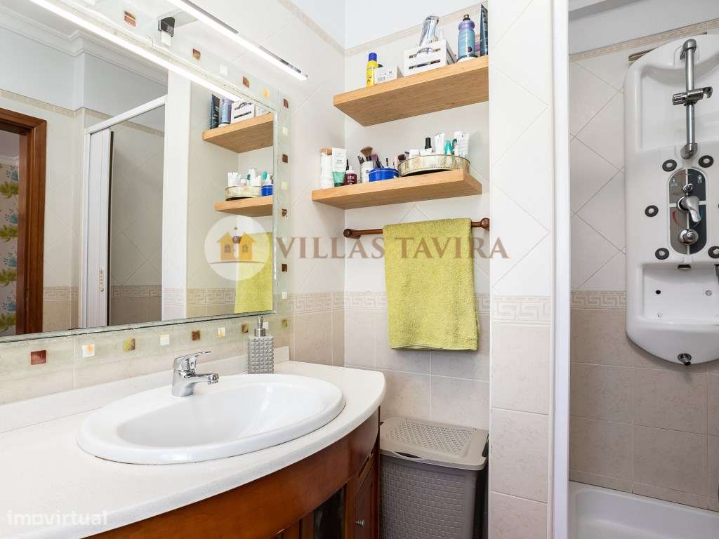 Moradia T4 - Com Vista Mar e Cidade - Topo- Urbanização Miramar-30