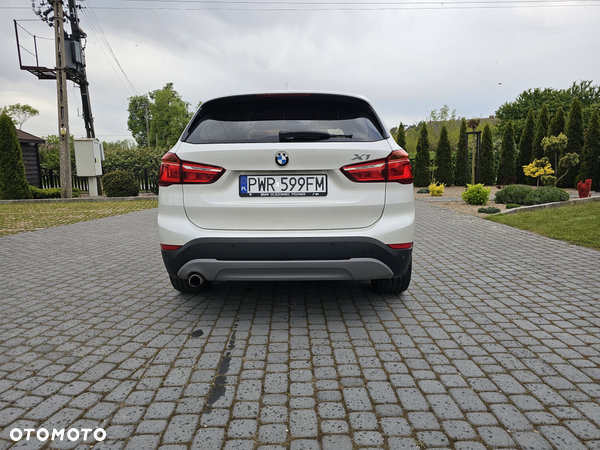 BMW X1 sDrive18d - 9