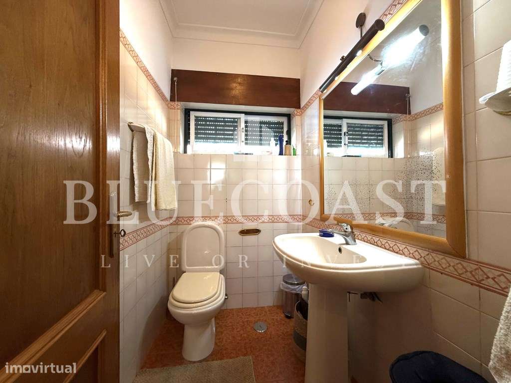 Moradia V4 com 3 Pisos - Espaço e Conforto-48