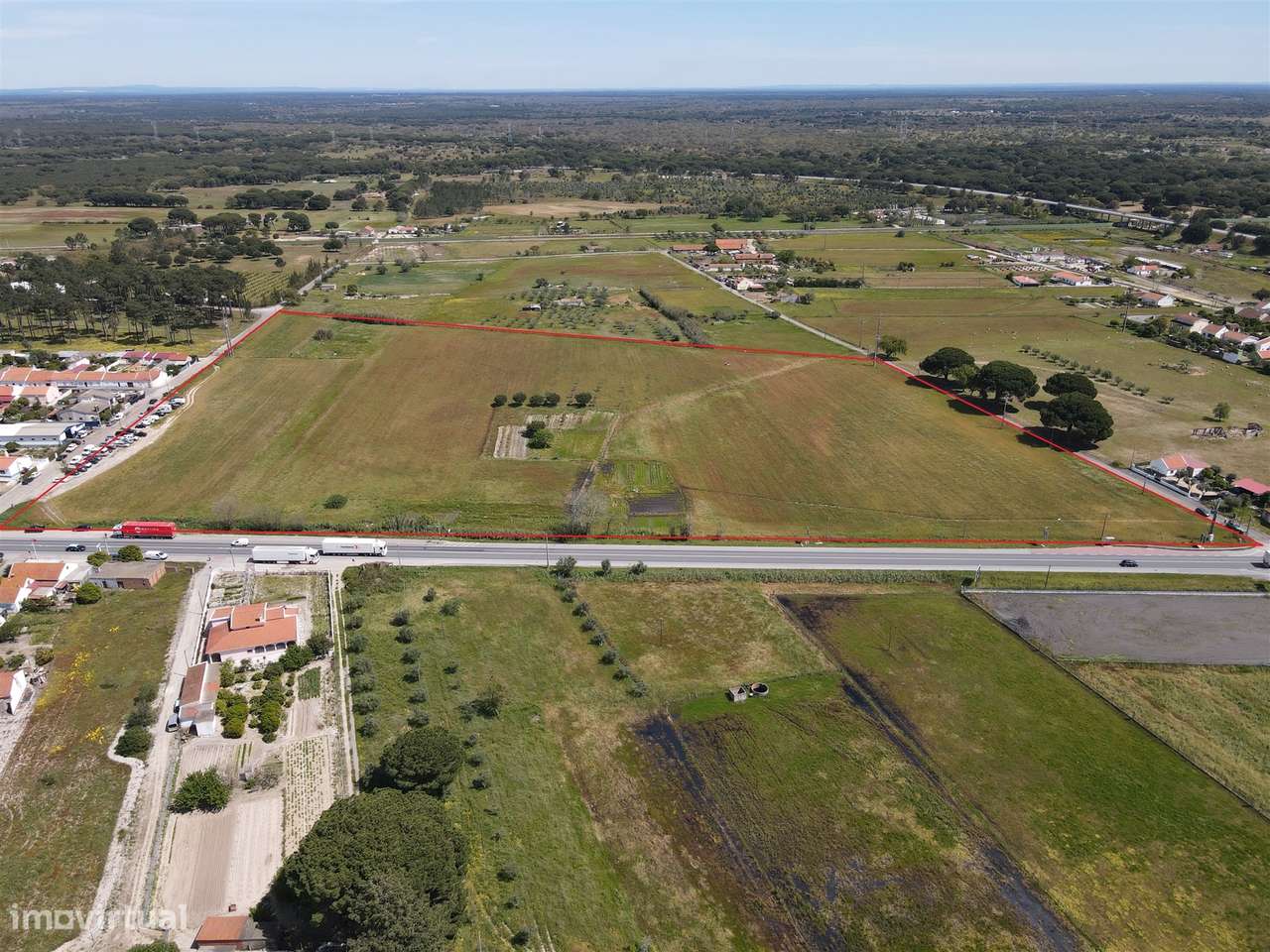 Terreno para construção de comércio/serviços - Grande imagem: 3/12