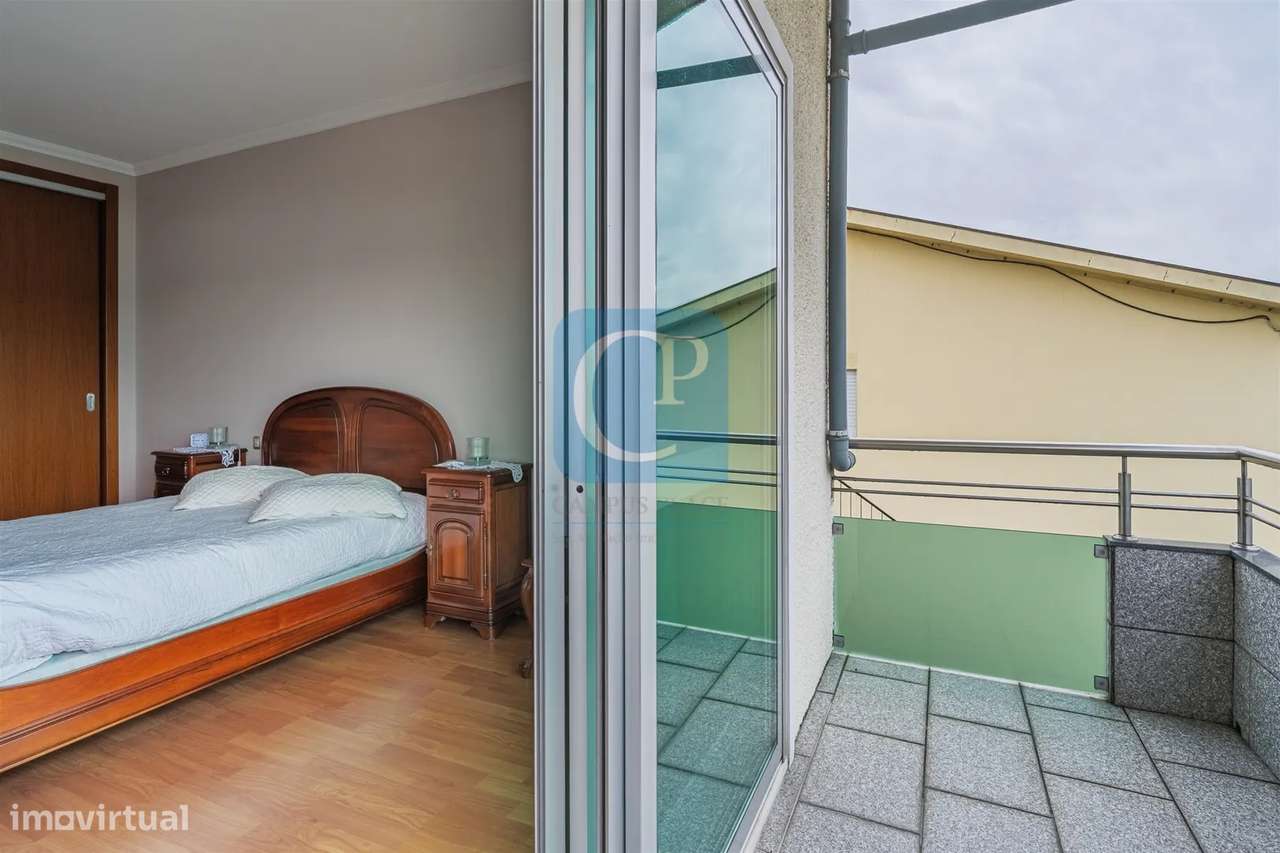 Moradia T3 com Restaurante, em Alfena, Valongo-37