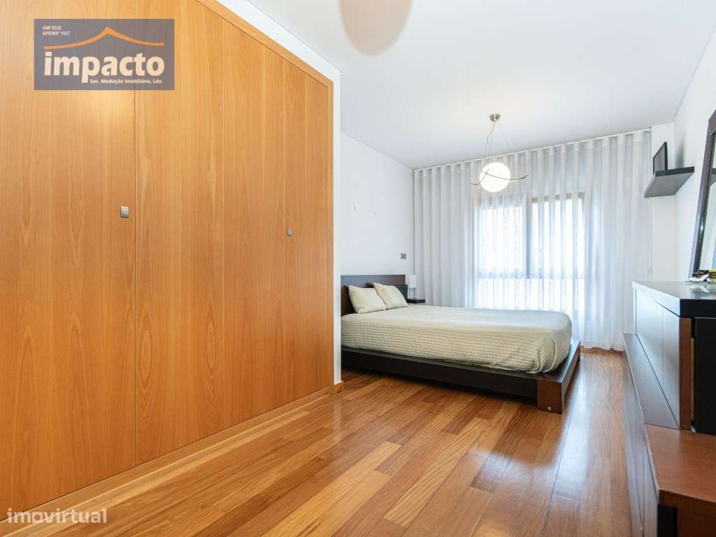 Malva Rosa,Excelente T4,coz equipada,Ar cond,asp central,Box 2 viat...-5