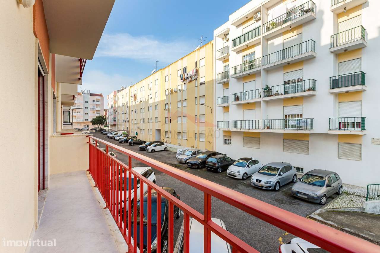 **Apartamento T3 em Venda no Carregado - Oportunidade Imperdível! **-6