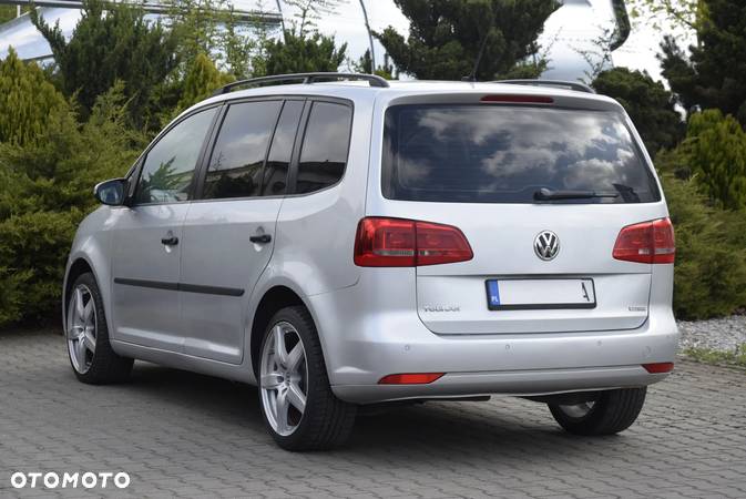 Volkswagen Touran 2.0 TDI BMT Comfortline DSG - 23