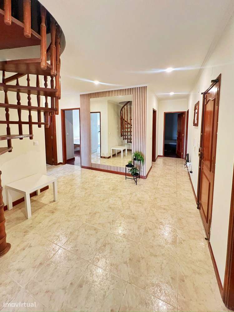 ARRENDAR - Apartamento Duplex T3, Tapada das Mercês - Grande imagem: 3/26