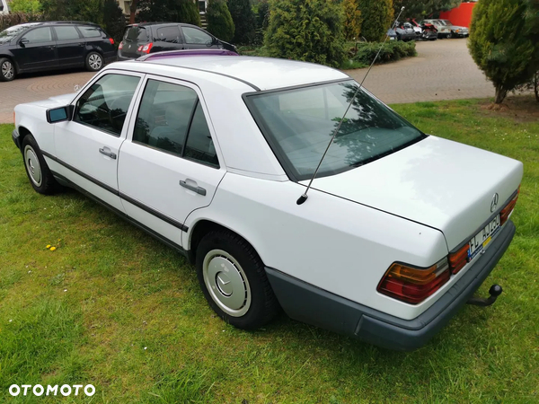 Mercedes-Benz W124 (1984-1993) - 22