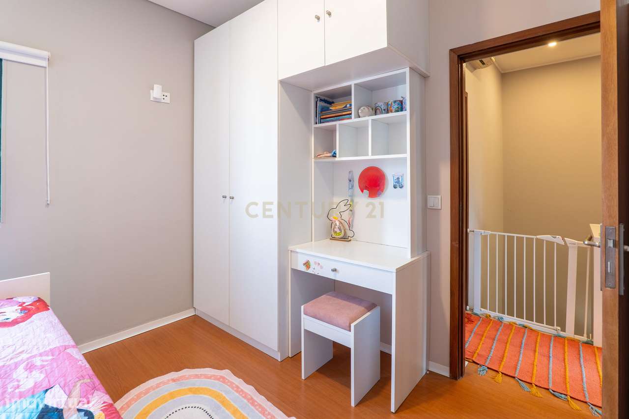 Moradia T3 renovada próxima ao centro de São Mamede Infesta - Grande imagem: 4/23