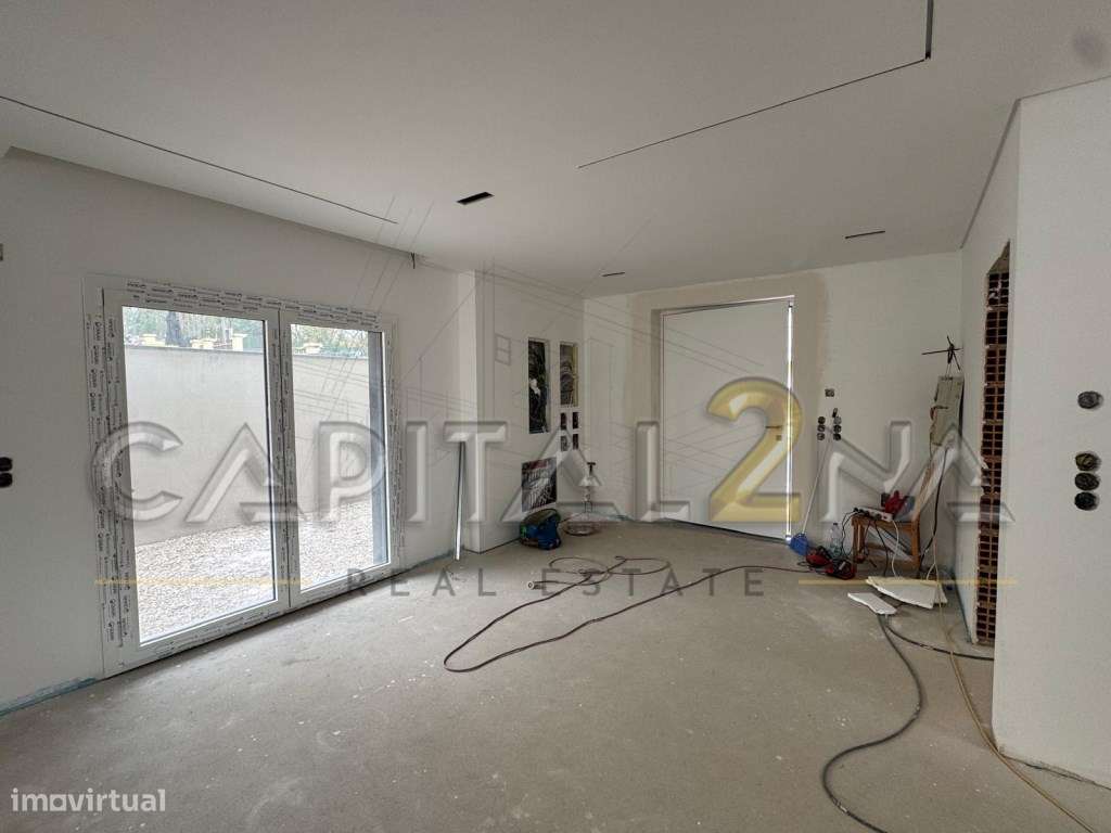 Moradia T5 Nova no Centro de Famões - Grande imagem: 5/59