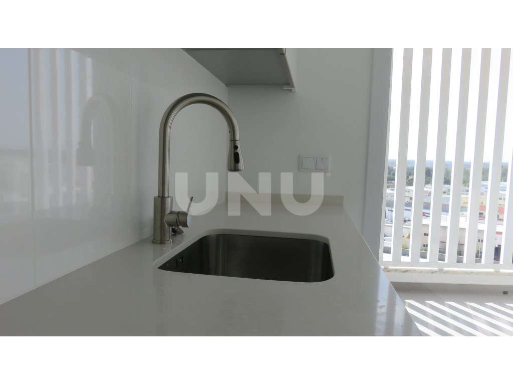 Apartamento T3 em Santa Marta do Pinhal - Grande imagem: 3/14