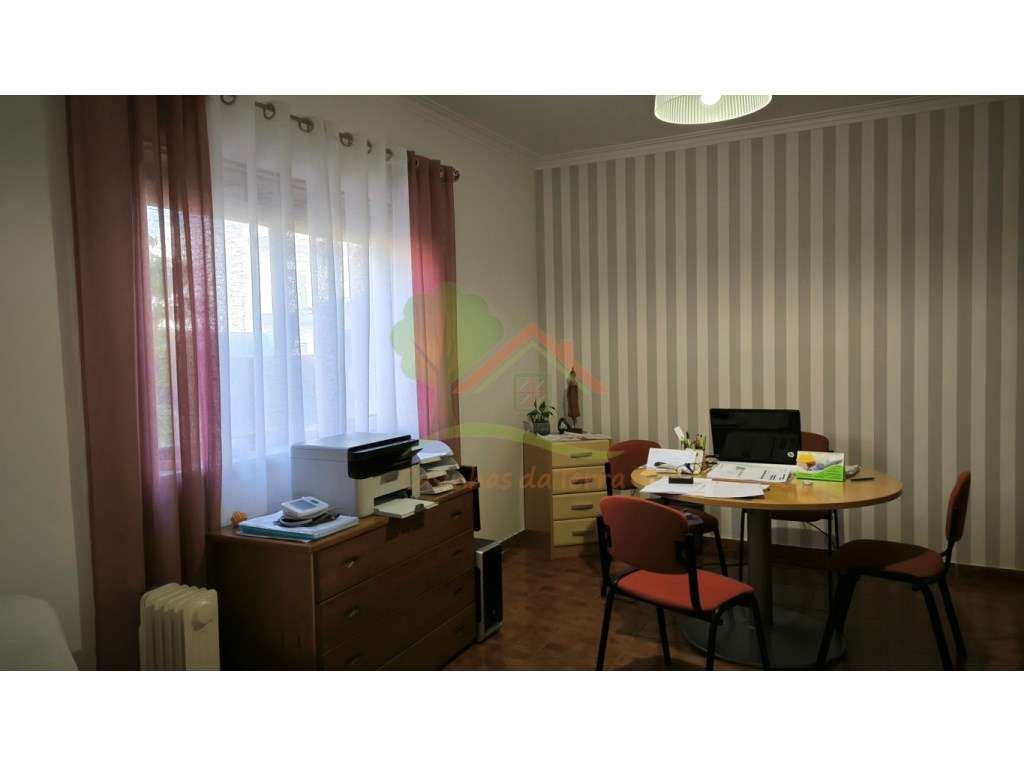 Moradia T5 com Vista de Mar Deslumbrante em Baleia, Carvoeira!-13