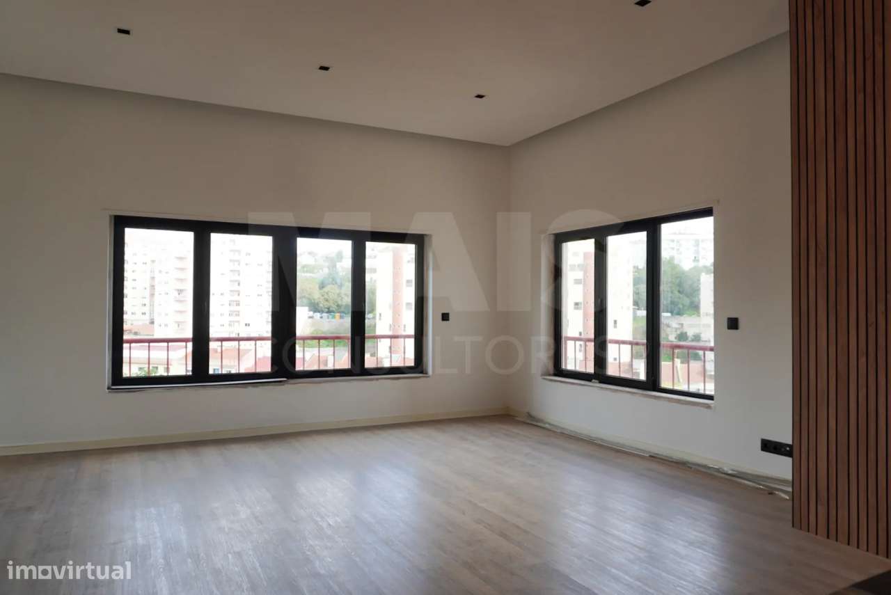 Apartamento T3 de luxo a estrear no centro da Lourinhã, com varanda... - Grande imagem: 4/14