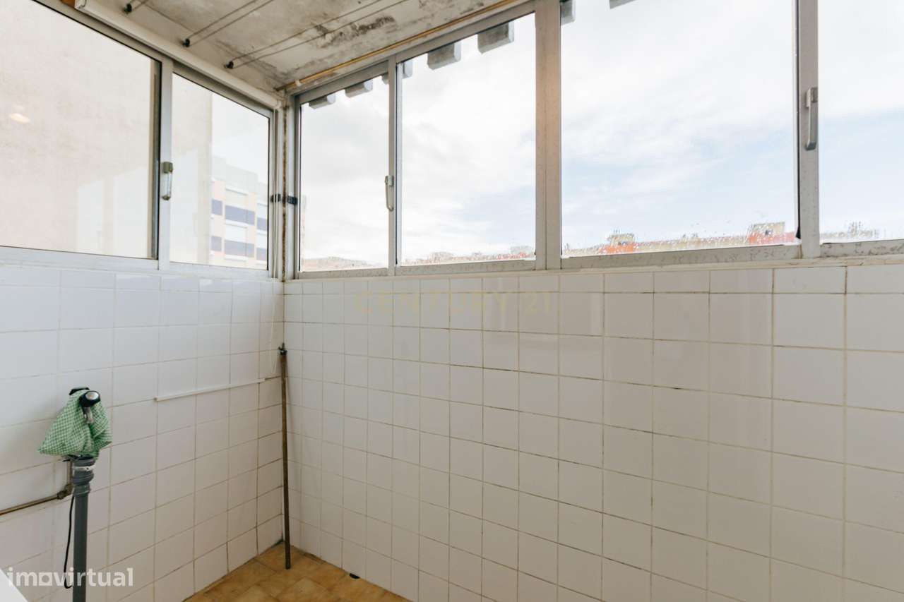 Apartamento T4 à venda no Barreiro-22