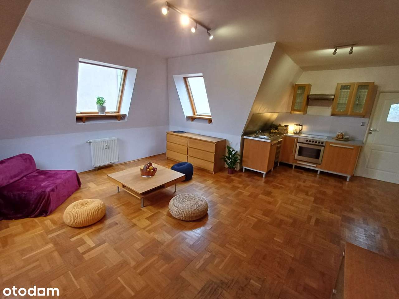 Sprzedam klimatyczne mieszk. mansardowe 2 pok. na Starym Grunwaldzie-1