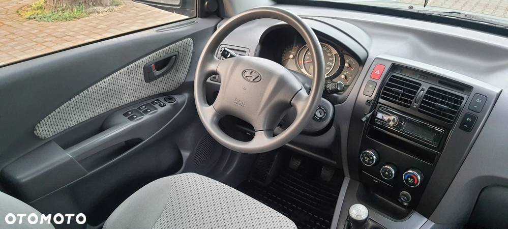 Hyundai Tucson 2.0 Comfort 2WD - 8