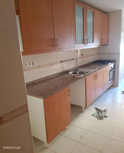 Apartamento T3 em Valbom-Gondomar com Varanda e Estacionamento-7