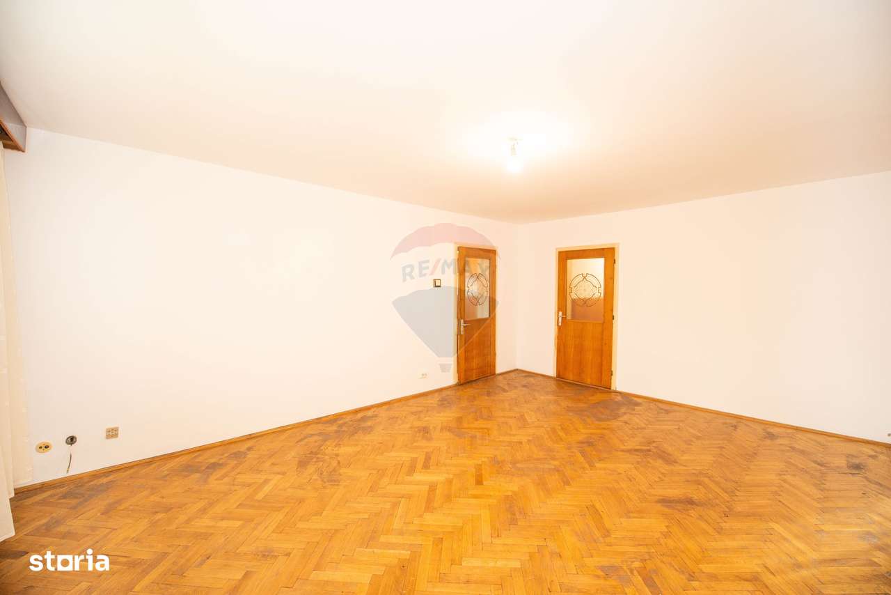 Casa Vila cu 7 camere de vanzare 250 mpu, 200 mp teren,  Buzau-5