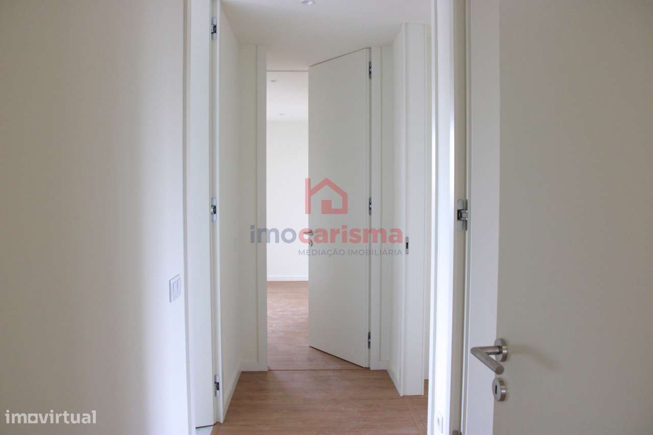 Apartamento T3 Novo, No Último Piso, Centro de Paços de Ferreira-9