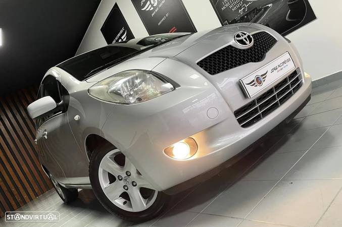 Toyota Yaris 1.3 VVT-i Sol - 2