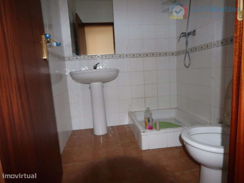 Apartamento T4 c/ varanda, Alto do Seixalinho, Barreiro-8