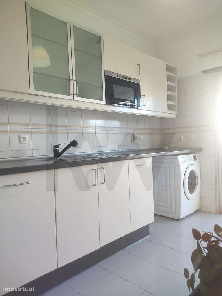 Espaçoso apartamento T2, para arrendamento, em S. Domingos de Rana - Grande imagem: 4/35