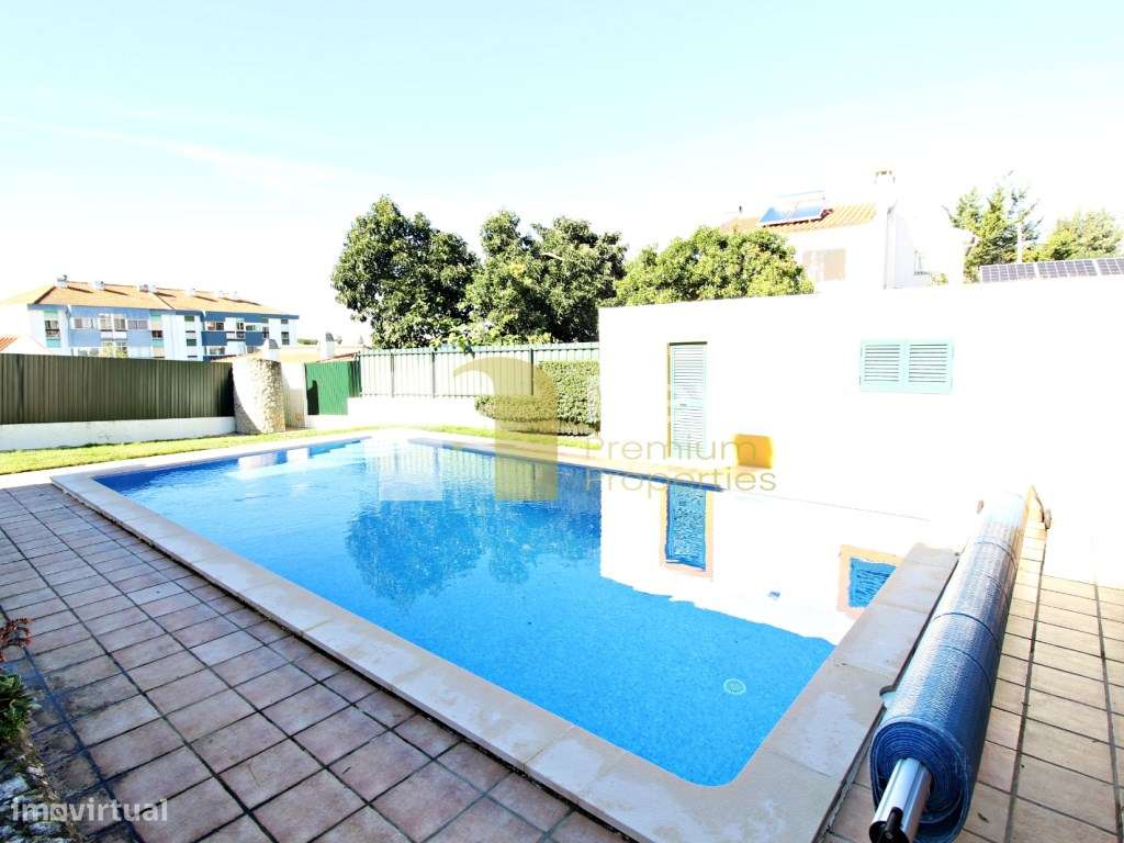 Moradia isolada com 600m2 de terreno com fantástica piscina-43