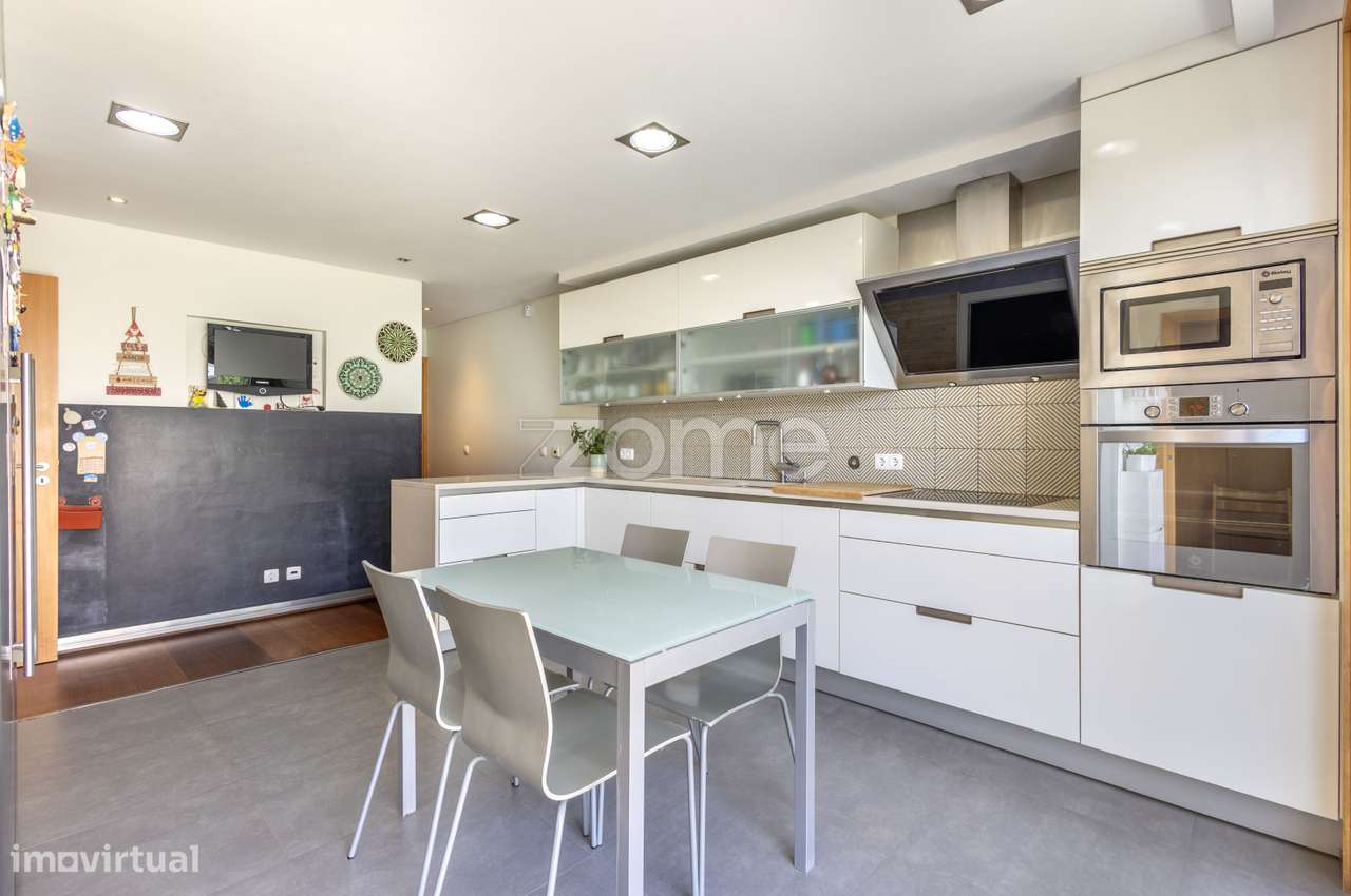 Moradia T4 vista mar, 3 frentes, jardim, garag p/ dois carros Aguda - Grande imagem: 5/60