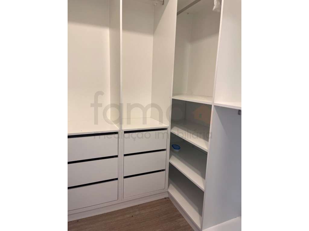 T4+1 no Centro da Amadora ideal para famílias-18
