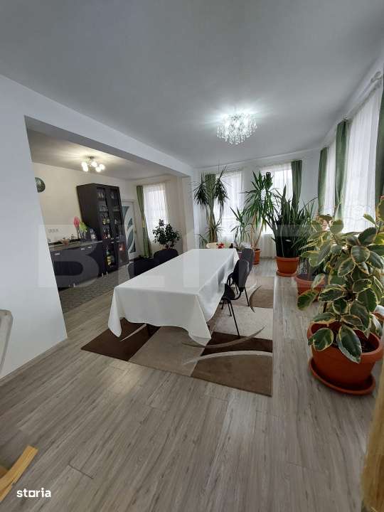 Casa/Spatiu Comercial, 620 mp, pe 3 nivele: demisol, parter, etaj, Zal - Imagine principală: 5/19