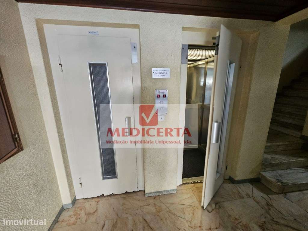 Agualva - Av. Bons Amigos - T2 (83m²)-13