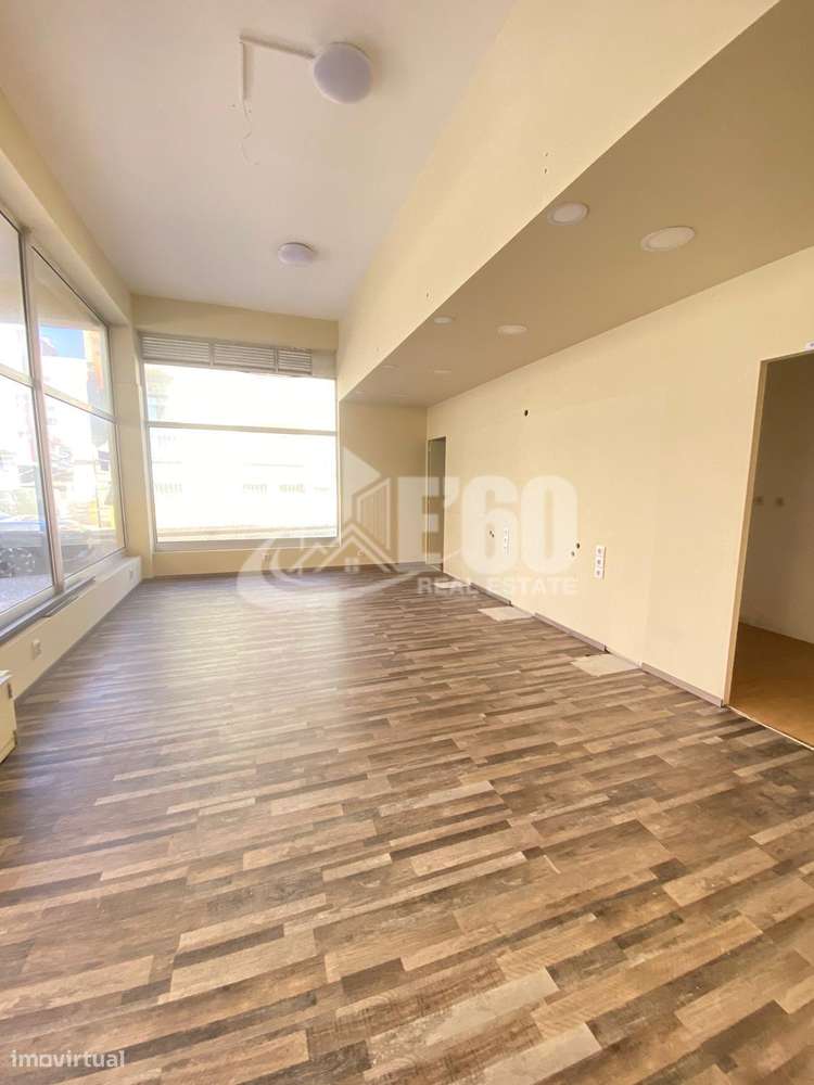 LOJA EM CENTRO DE ESPINHO - Grande imagem: 4/15