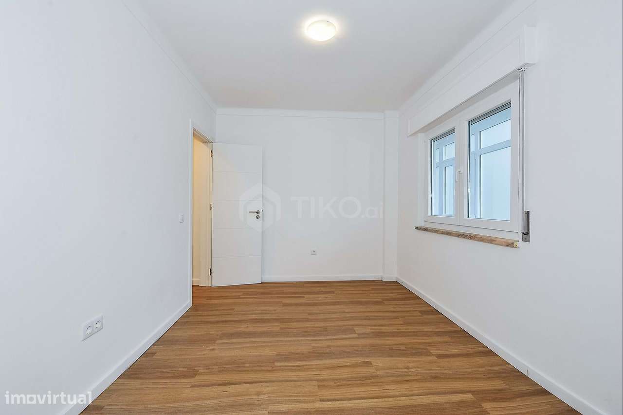 Invista no Seu Futuro: Apartamento T3 em  renovado no Coração de Setúb-9