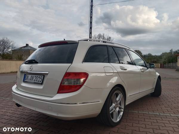 Mercedes-Benz Klasa C 180 T Kompressor Automatik BlueEFFICIENCY - 21