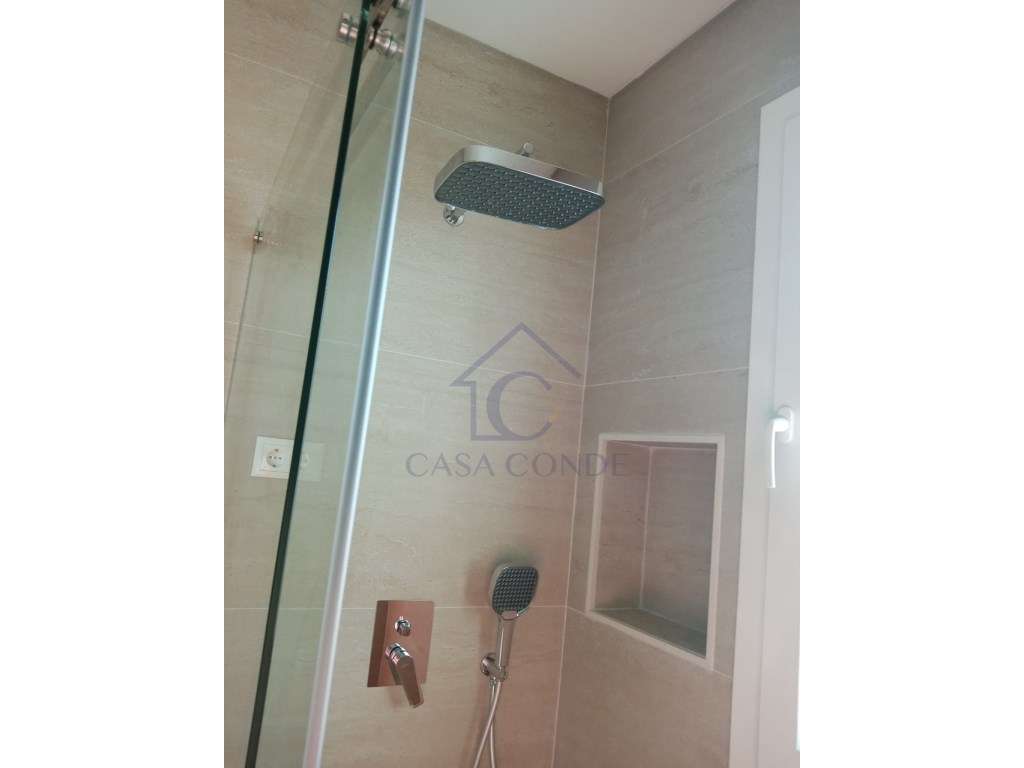 Moradia T4 Duplex com piscina, 180 m², acabamentos de luxo-31