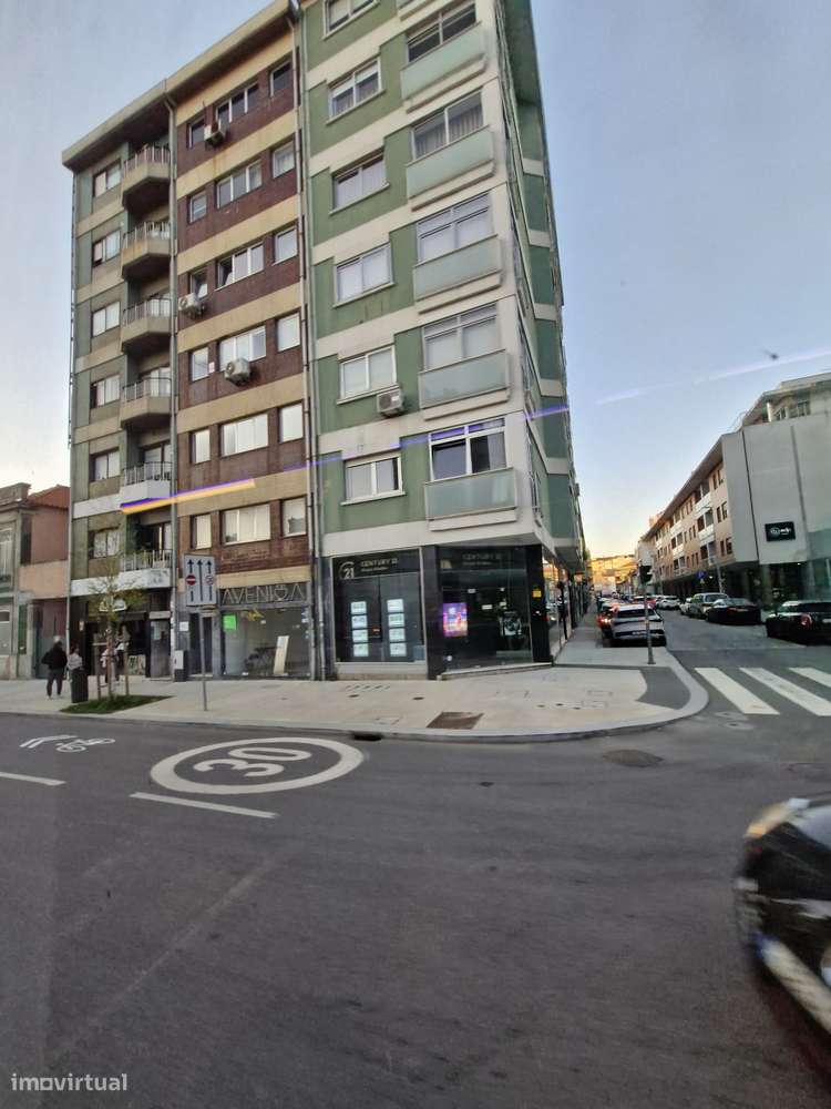 T0 na Av da Baovista, junto à Casa da Música - Grande imagem: 2/13