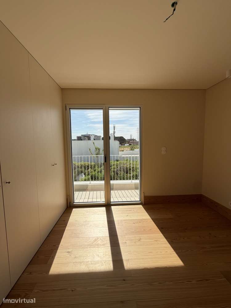 Moradia germinada rua Norberto Lopes 179 - Grande imagem: 5/26