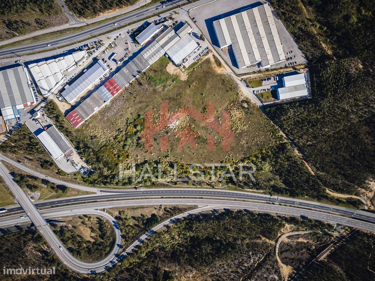 Terreno Industrial / Construção /  Índice de 0.7 / Área Total 30.018 m - Grande imagem: 4/20