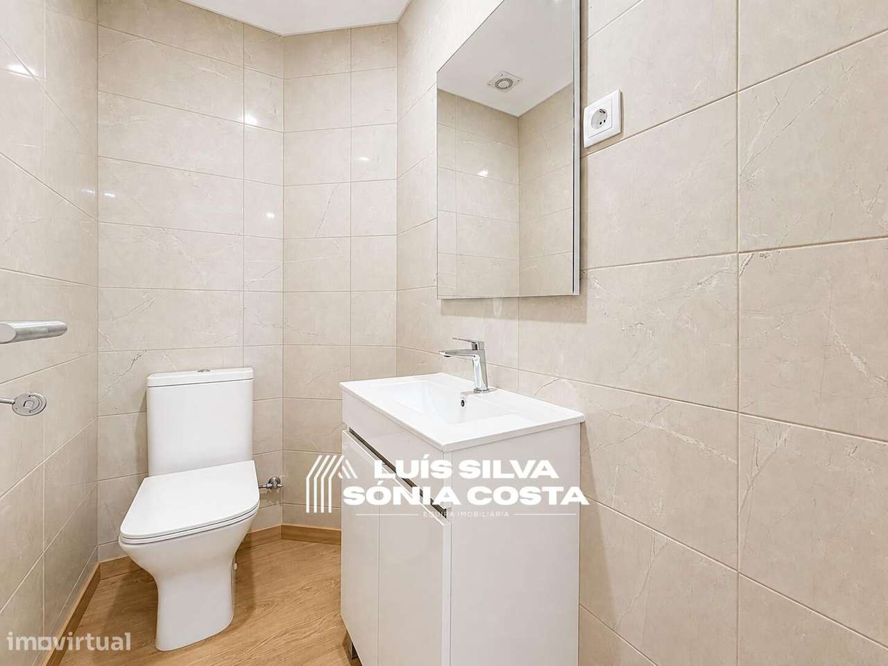 Apartamento T3 Completamente Remodelado | Elevador | Varandas |...-28
