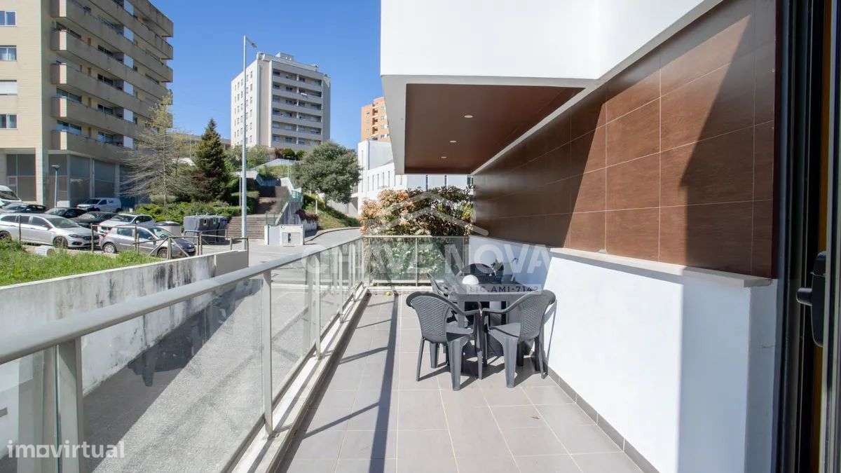 Excelente Apartamento T3 com Terraço em Oliveira do Douro,-23