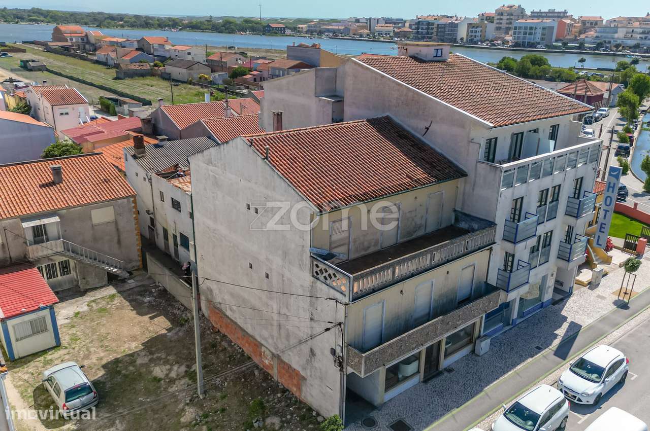 Prédio de Habitação e Comércio na Praia de Mira - Grande imagem: 3/25