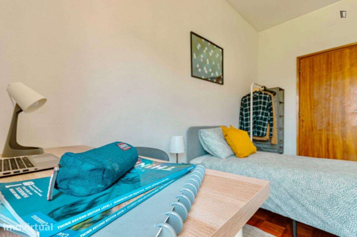 Quarto - localizado em Paranhos Porto - Grande imagem: 3/16