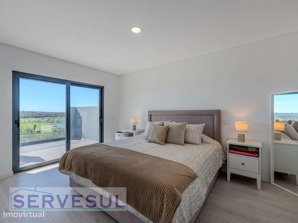 Moradia Moderna com Piscina e uma vista magnifica para o Campo de G...-22