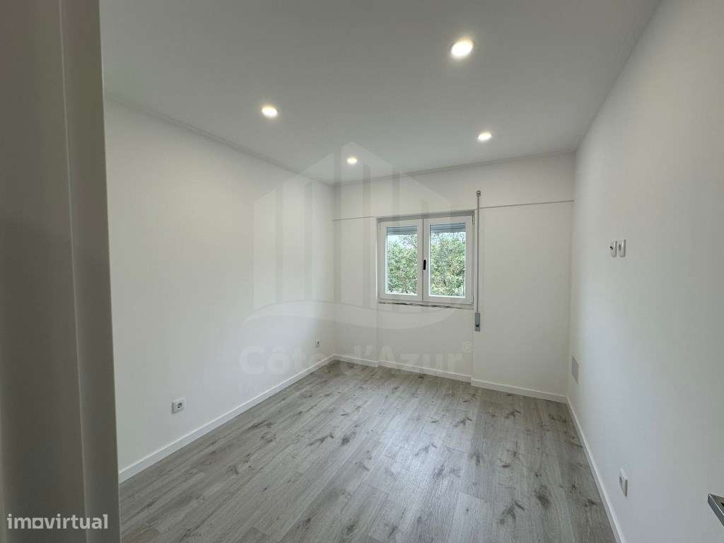 T2 Renovado Perto do Centro do Barreiro - Grande imagem: 5/7