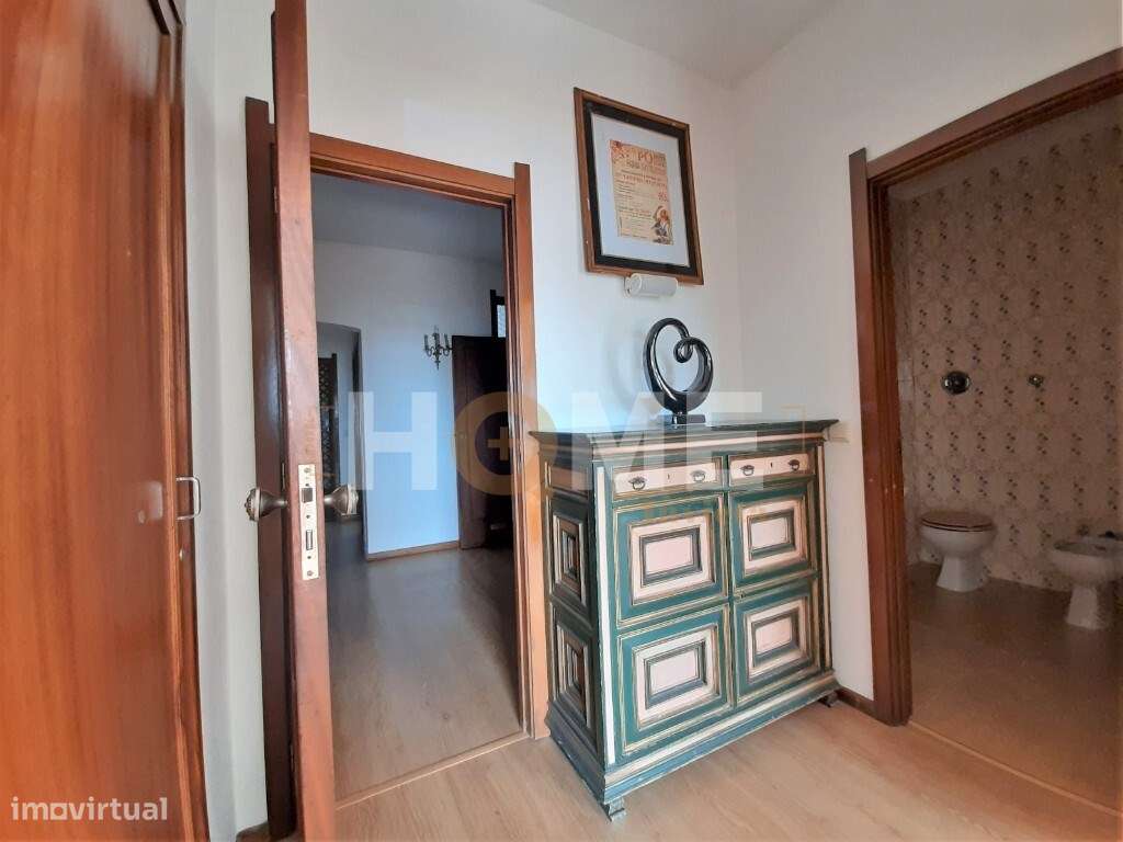 Apartamento T3+1, com varanda à Av. Fernão de Magalhães- Bonfim- Porto-26