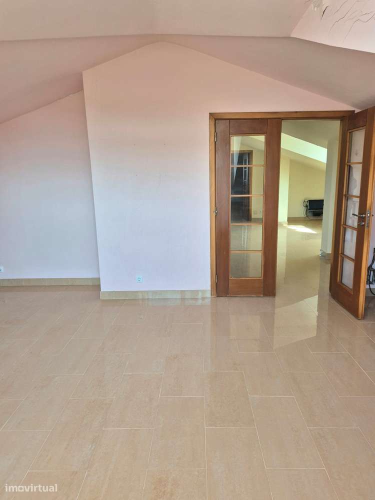 Moradia T5 em Bispeira, Sobral de Monte Agraço-49