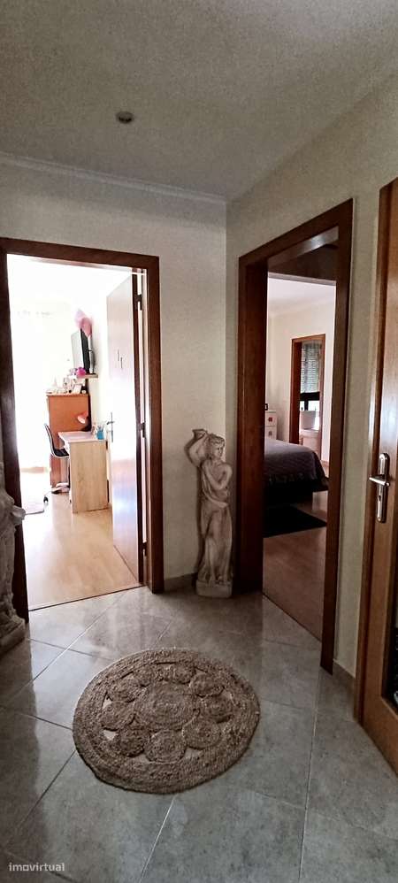 Apartamento T2 com Varandas e parqueamento - Grande imagem: 4/23