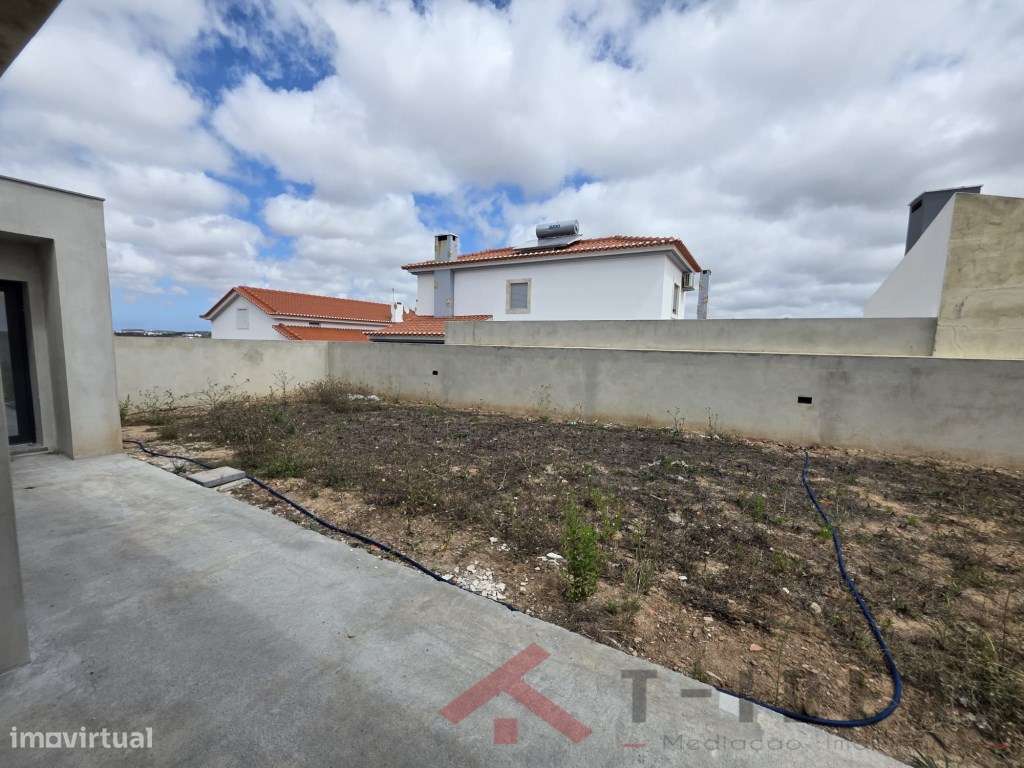 Moradia T4 Moderna na Lourinhã-27